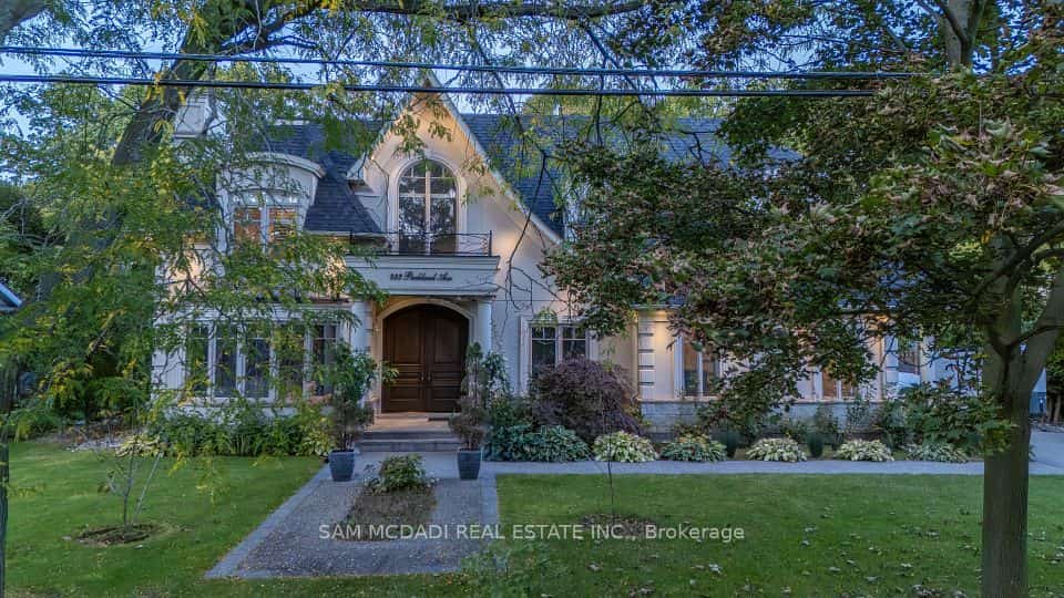 883 Parkland Avenue, Mississauga, ON L5H 3G6