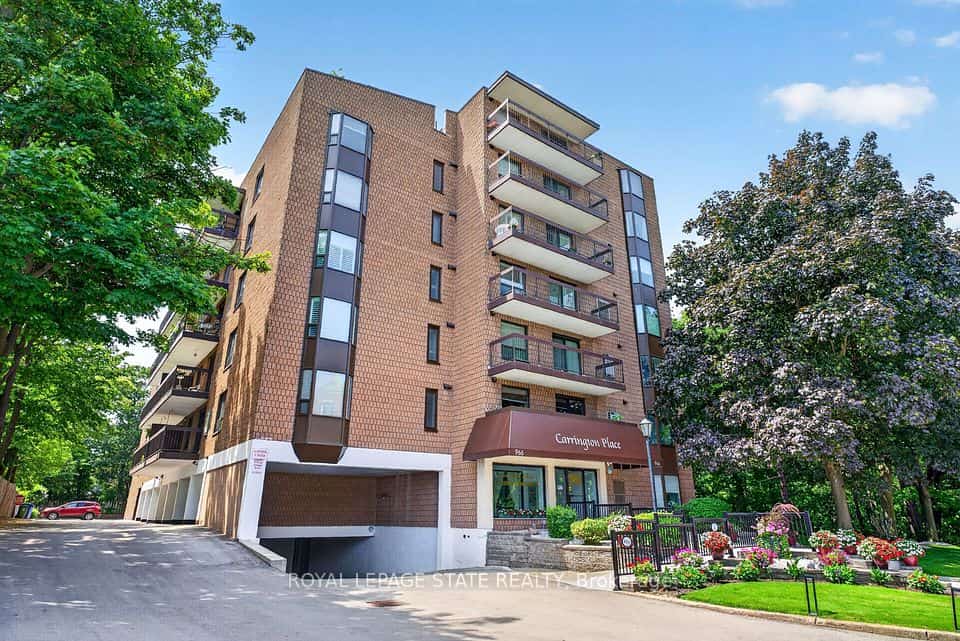 966 Queenston Road #203, Hamilton, ON L8G 1B7