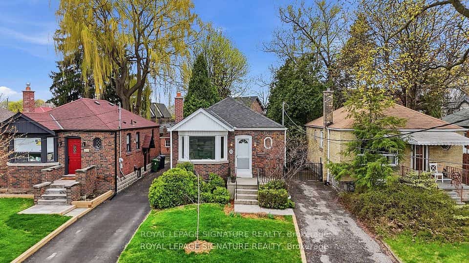 53 Juliet Crescent, Toronto, ON M6M 1N5
