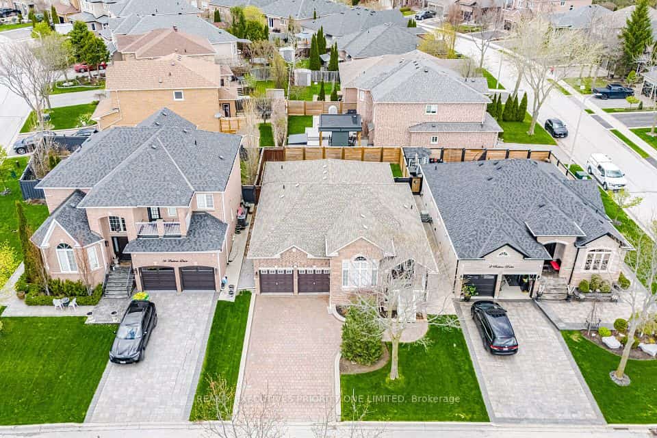 10 Bottero Drive, Vaughan, ON L6A 3T8