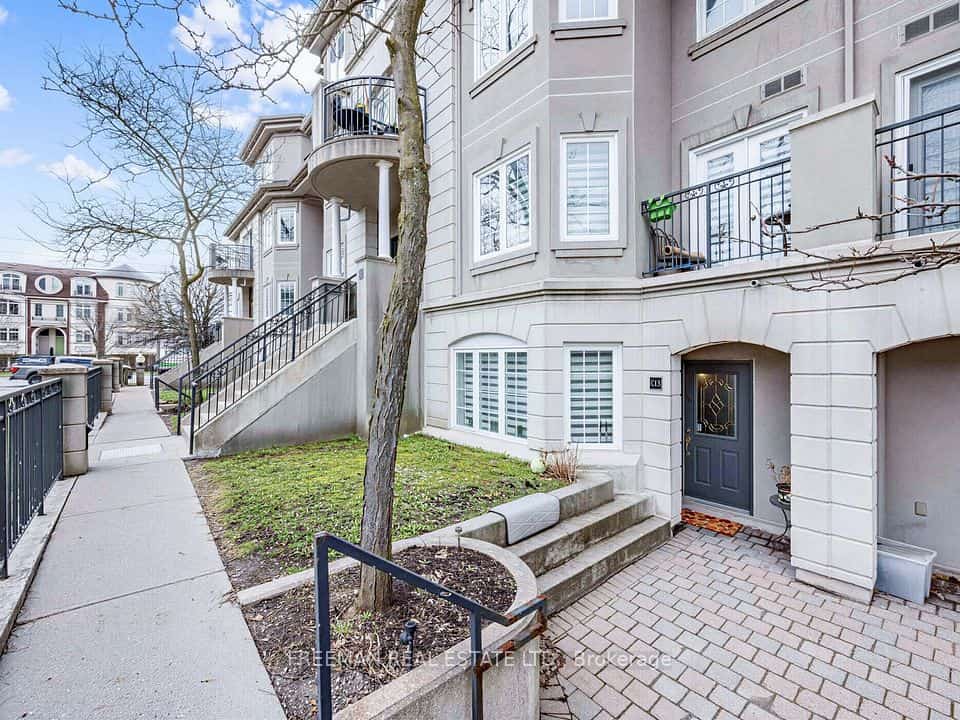 108 Finch Avenue W #C13, Toronto, ON M2N 6W6