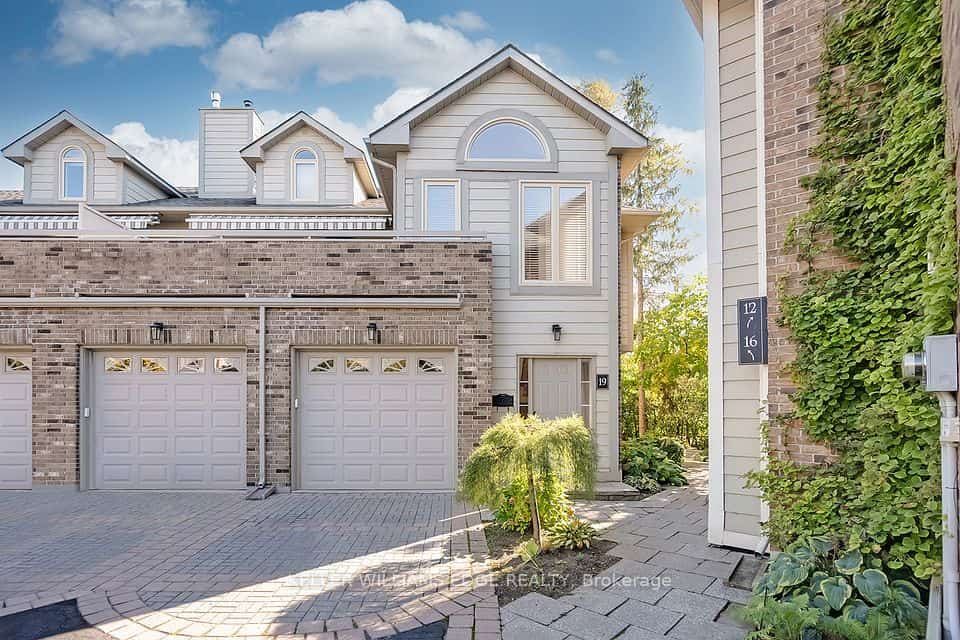 3230 New Street #19, Burlington, ON L7N 1M8
