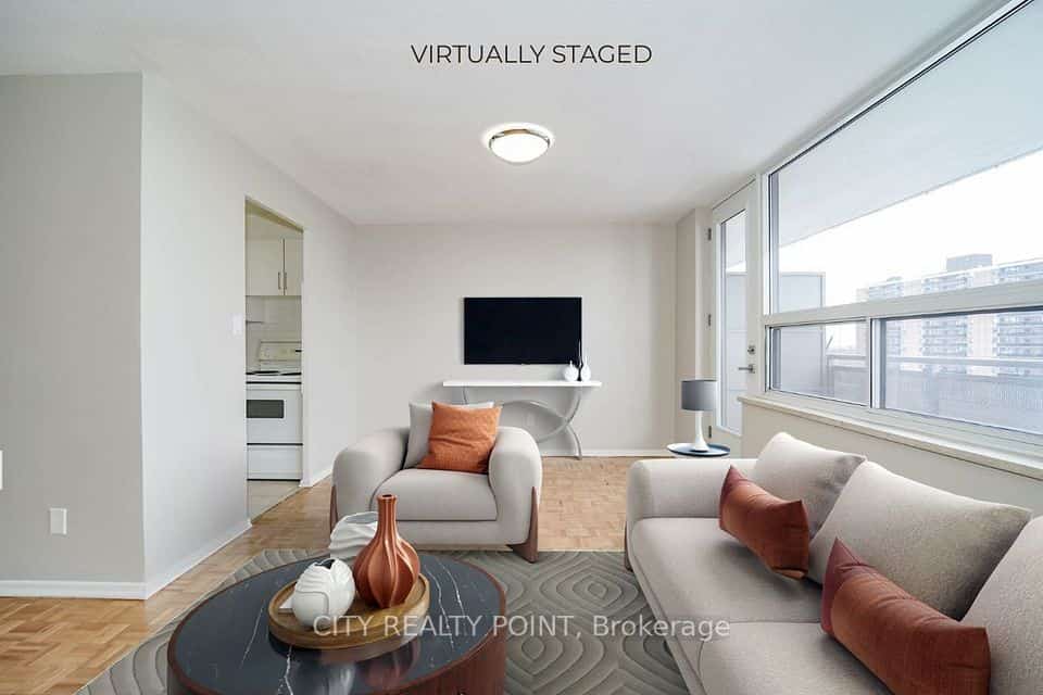 6200 Bathurst Street #503, Toronto, ON M2R 2A3