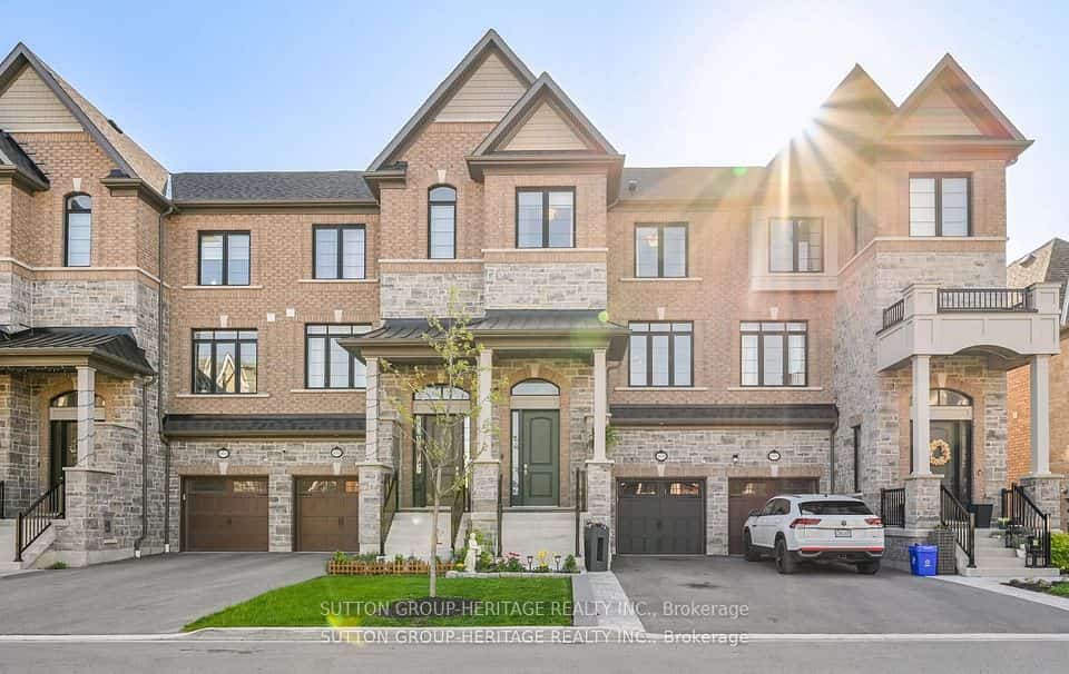 105 Dorian Drive, Whitby, ON L1P 0C8
