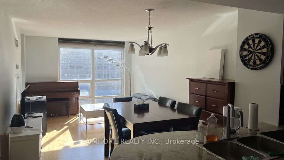 763 Bay Street #503, Toronto, ON M5G 2R3