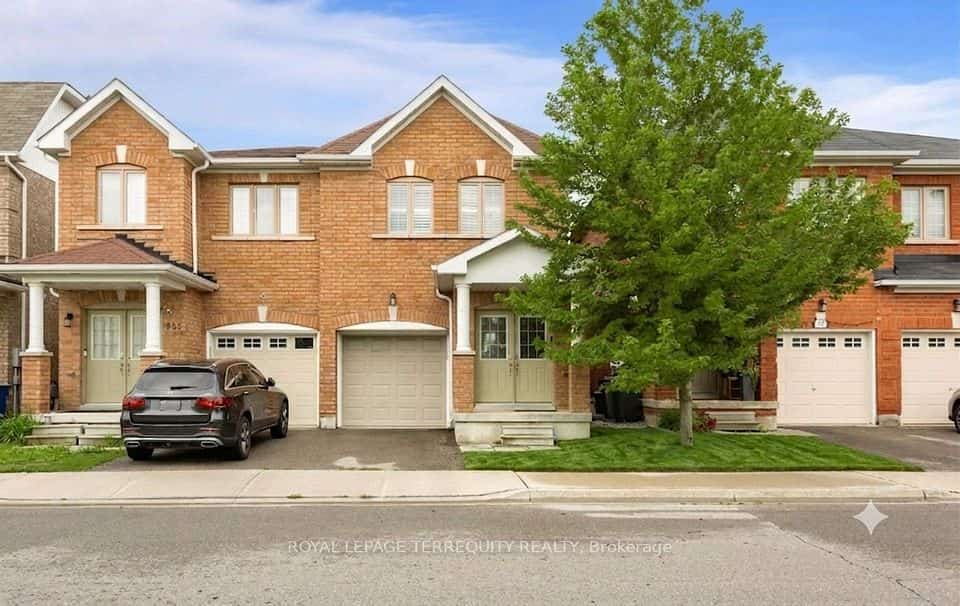 983 Francine Crescent, Mississauga, ON L5V 0E2