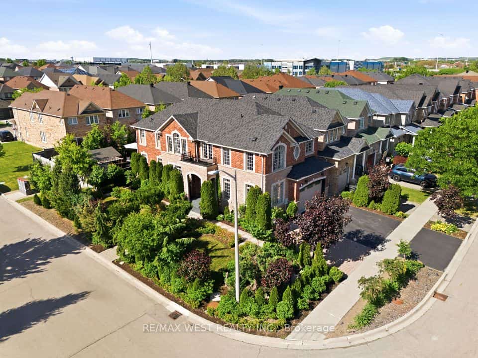 127 Ozner Crescent, Vaughan, ON L4H 0G1