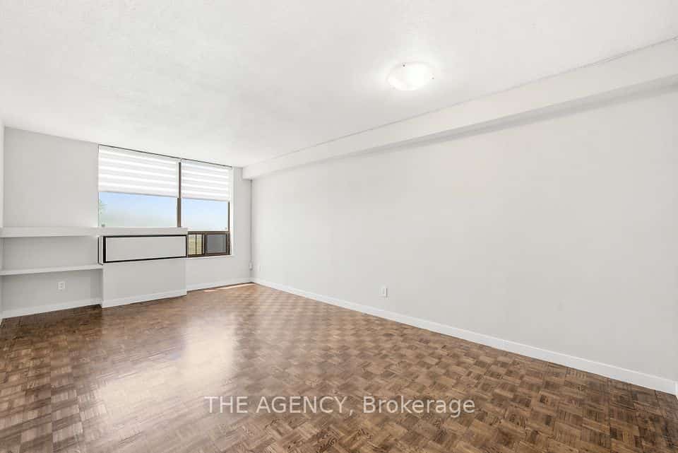 2350 Dundas Street W #2511A, Toronto, ON M6P 4B1