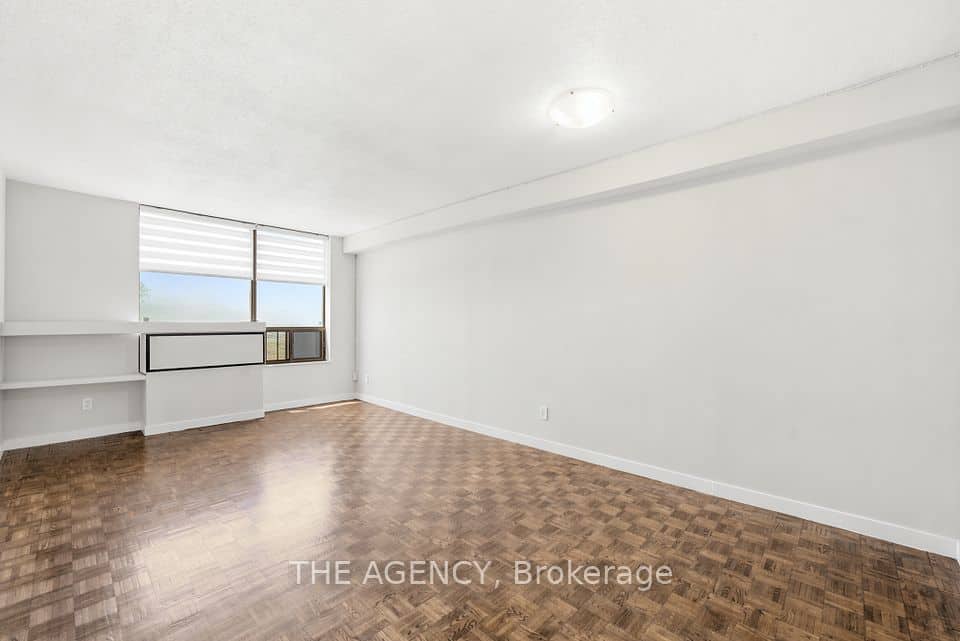 2350 Dundas Street W, Toronto