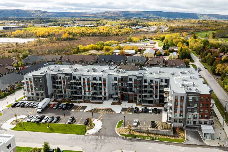 4 Kimberly Lane #217, Collingwood, ON L9Y 5T6