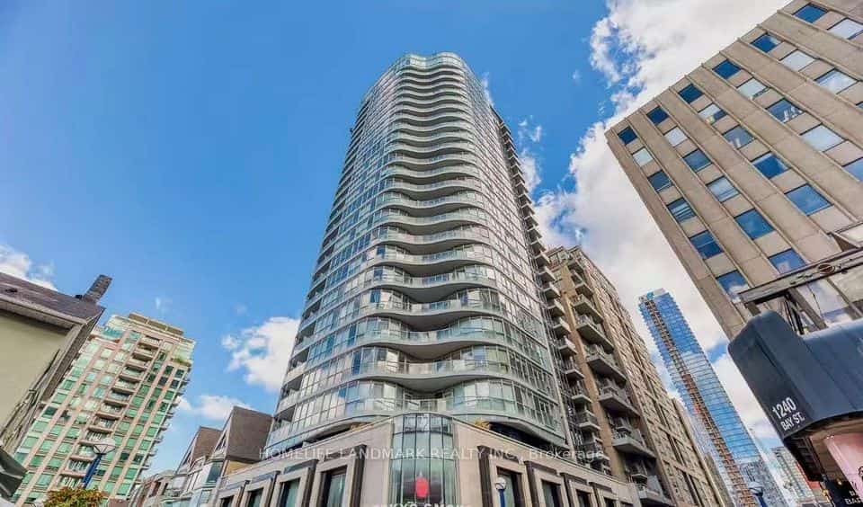 88 Cumberland St Street #806, Toronto, ON M5R 0C8