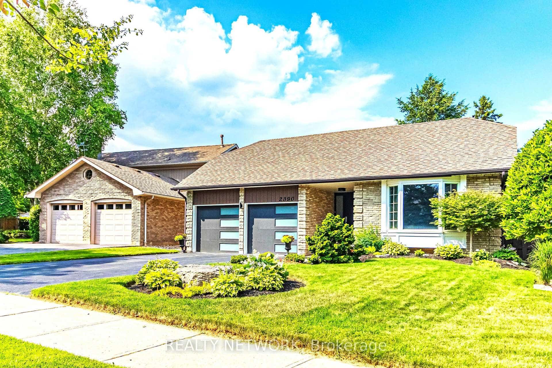 2390 Sinclair Circle, Burlington, ON L7P 3C3