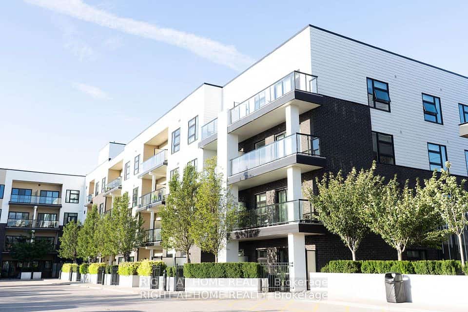 555 William Graham Drive #324, Aurora, ON L4G 3H9
