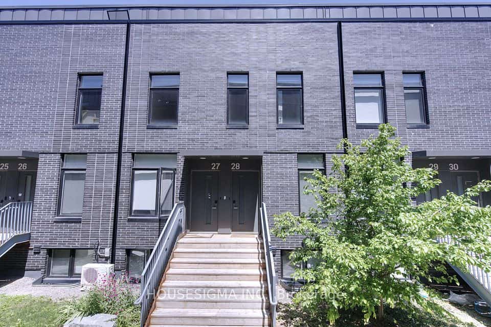 1720 Simcoe Street N, Oshawa