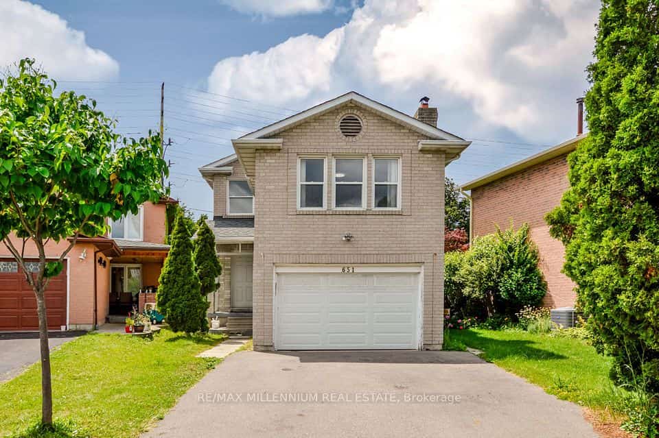 651 Shetani Place, Mississauga, ON L5B 2Z7