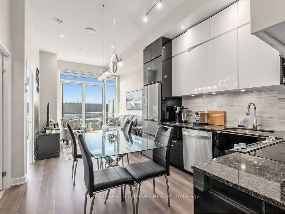 100 Eagle Rock Way #1205, Vaughan, ON L6A 5C2