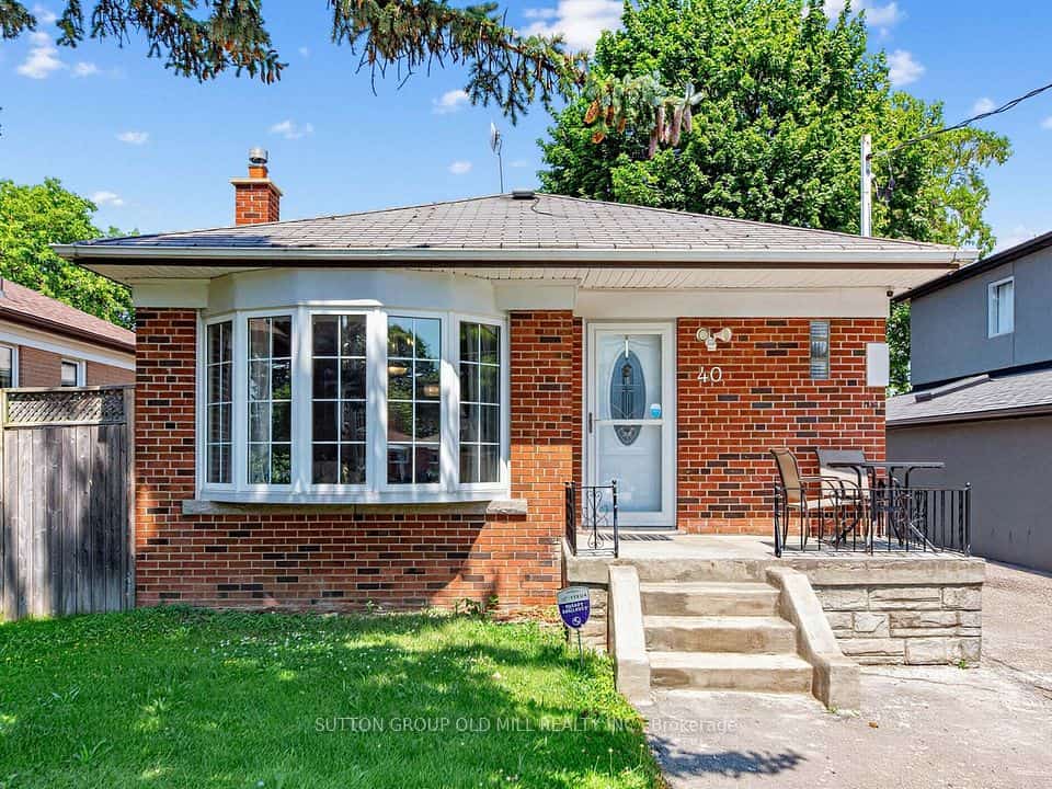 40 Tansley Avenue, Toronto, ON M1J 1P3