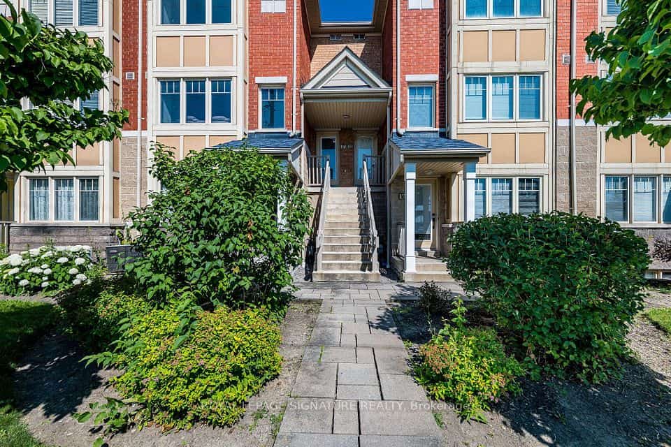 3985 Eglinton Avenue W #17, Mississauga, ON L5M 0E8