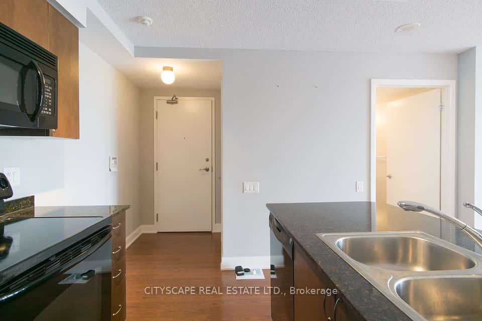 2191 Yonge Street #2906, Toronto, ON M4S 3H6