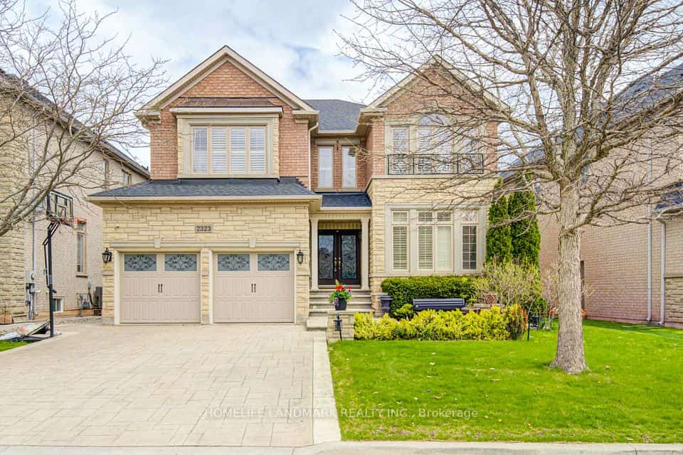 2323 Awenda Drive, Oakville, ON L6H 7J7