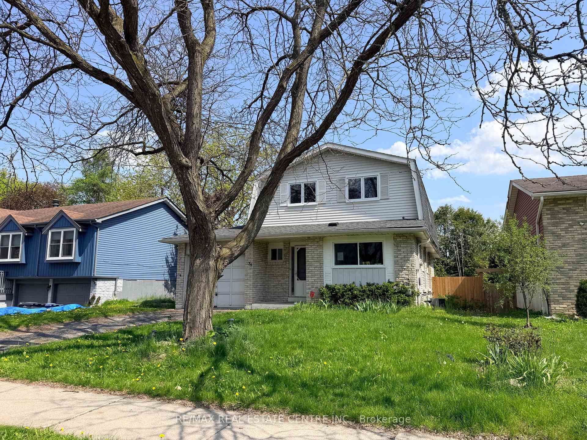 34 Woodridge Drive, Guelph, ON N1H 7E2