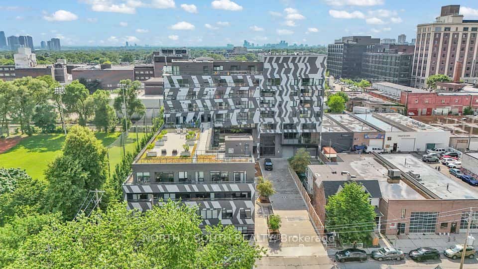 138 Saint Helens Avenue #606, Toronto, ON M6H 0B8