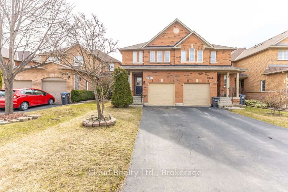 3842 Ridgepoint Way, Mississauga, ON L5N 7T9