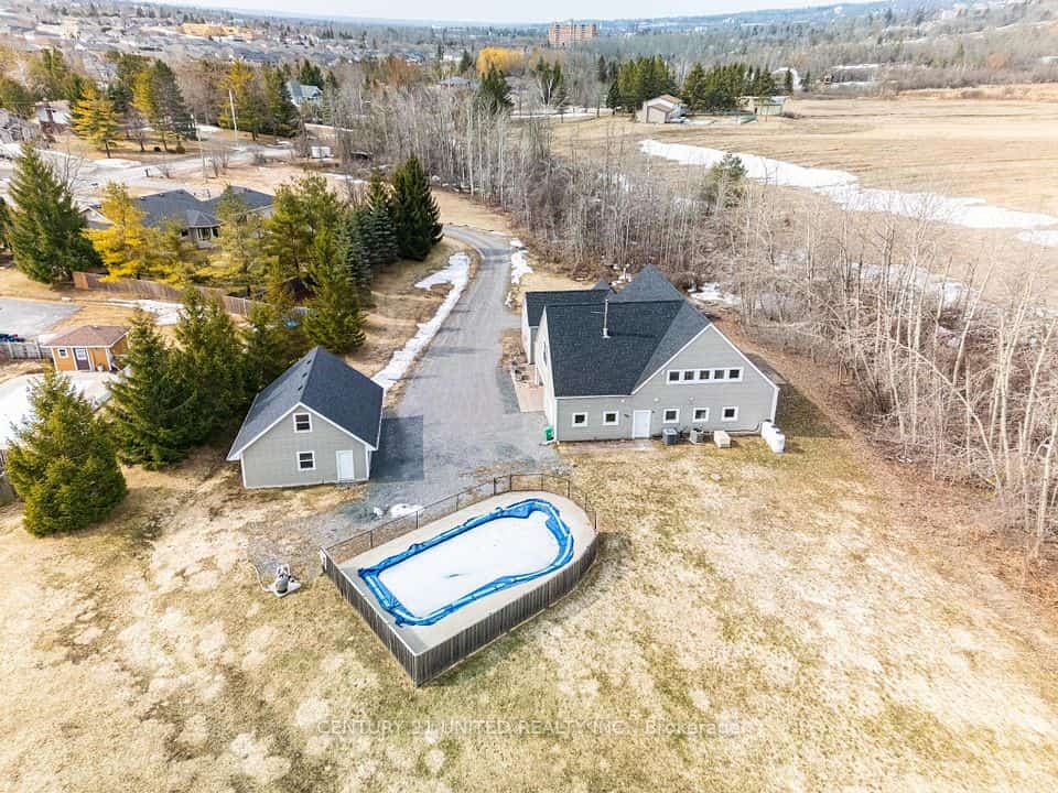 590 Maniece Avenue, Peterborough, ON K9J 6X9