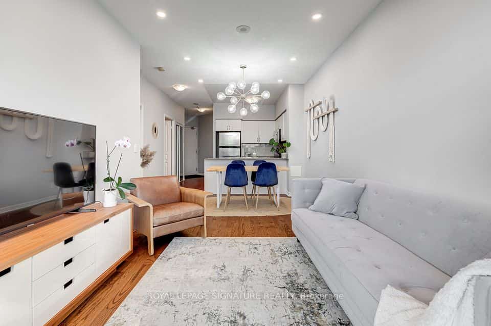 2230 Lake Shore Boulevard W #204, Toronto, ON M8V 0B2