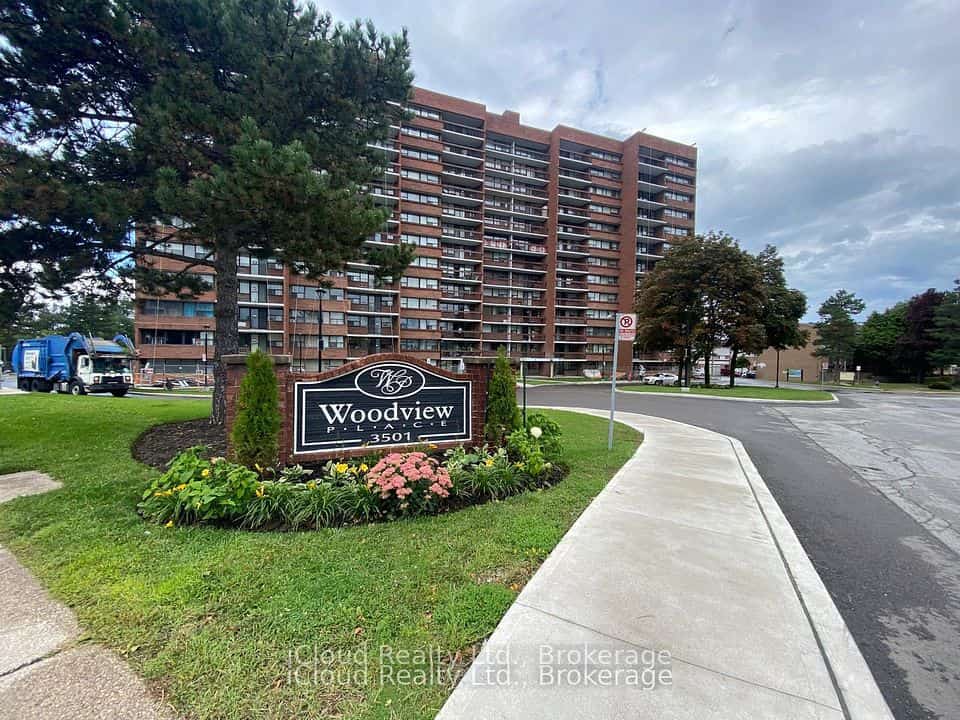 3501 Glen Erin Drive #606, Mississauga, ON L5L 2E9