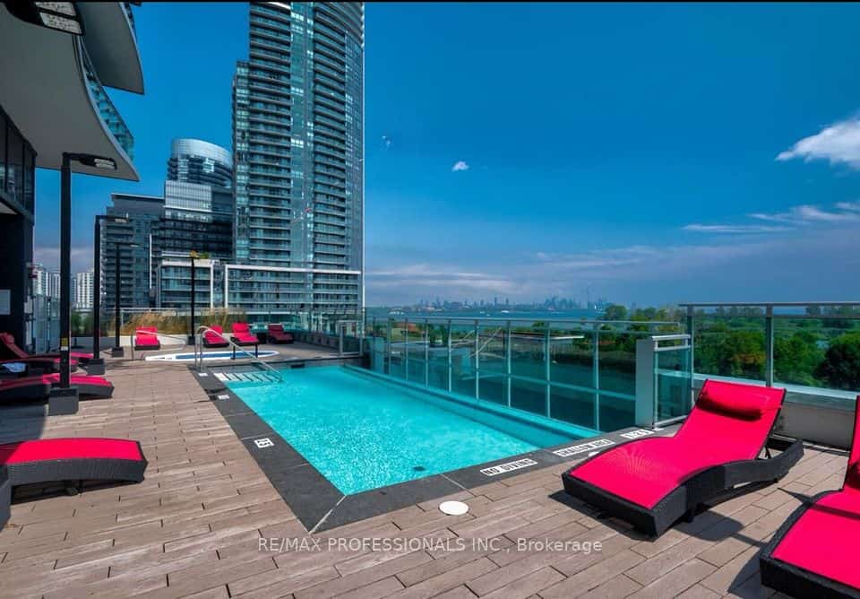 33 Shore Breeze Drive #LPH3501, Toronto, ON M8V 0G1