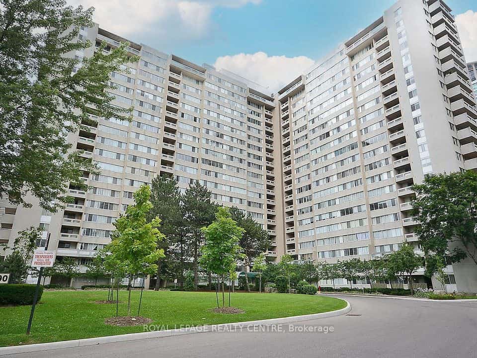 3590 Kaneff Crescent W #1604, Mississauga, ON L5A 3X3