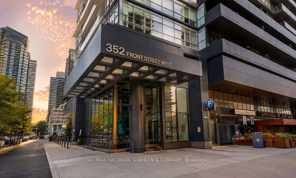 352 Front Street W #1815, Toronto, ON M5V 1B5