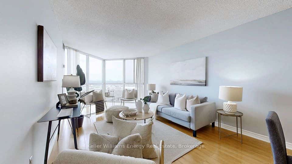 7 Concorde Place #1512, Toronto, ON M3C 3N4