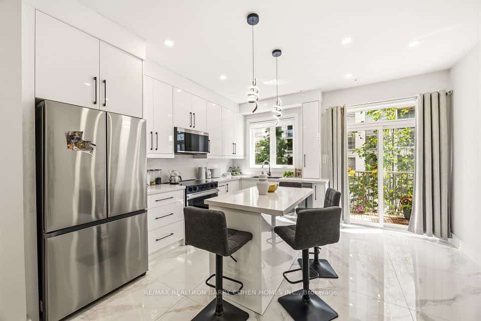 21 Galleria Parkway #21, Markham, ON L3T 0A4