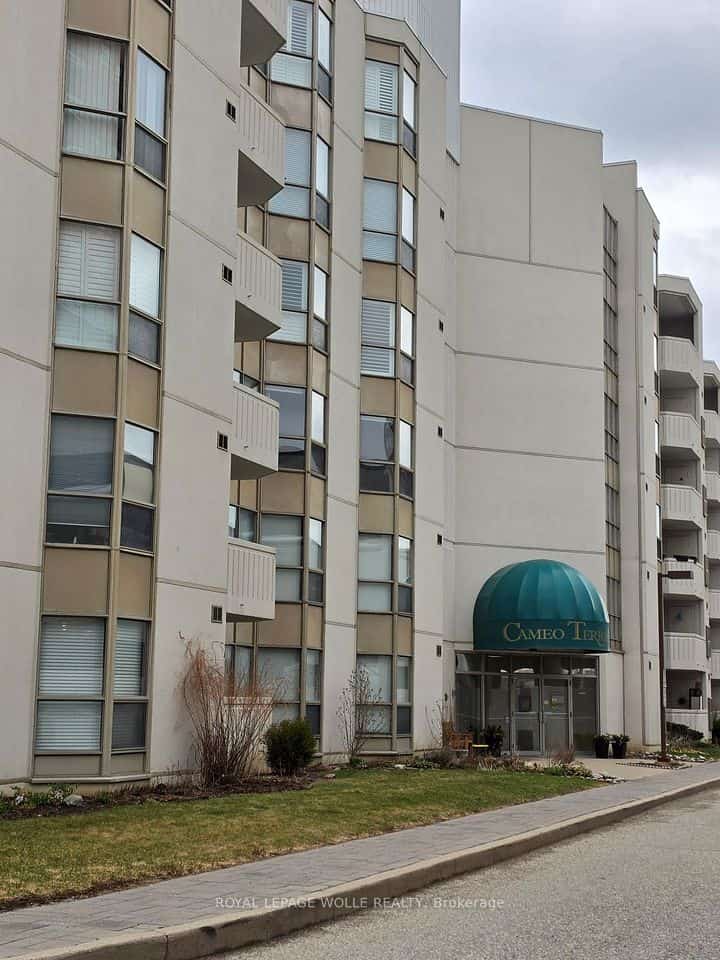 3267 King Street E #204, Kitchener, ON N2A 4A4