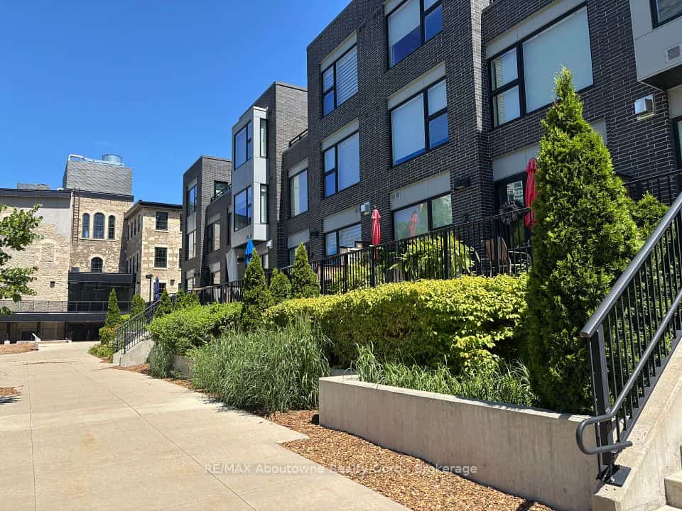 53 Arthur Street S #RL5, Guelph, ON N1E 0P5