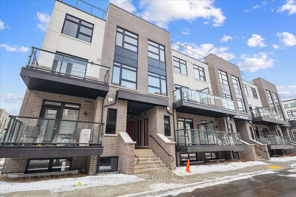 1593 ROSE Way #105, Milton, ON L9T 7E7