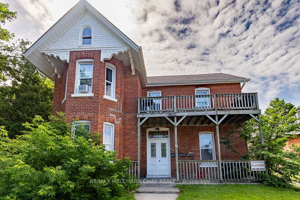 9 Penetang Street, Barrie, ON L4M 1V5
