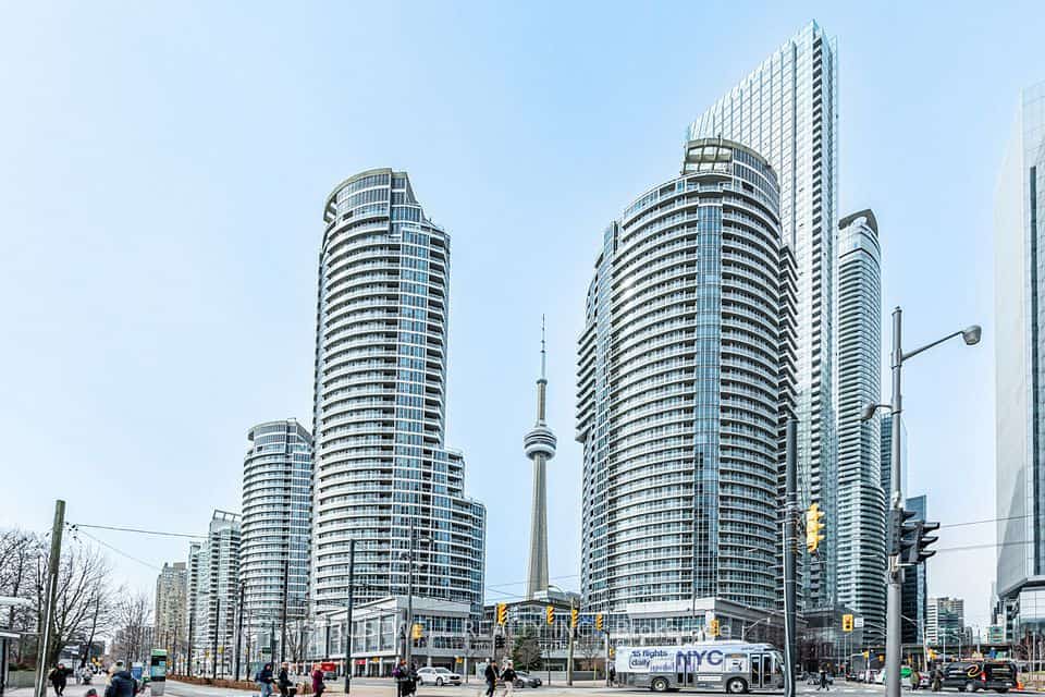 208 Queens Quay W #511, Toronto, ON M5J 2Y5