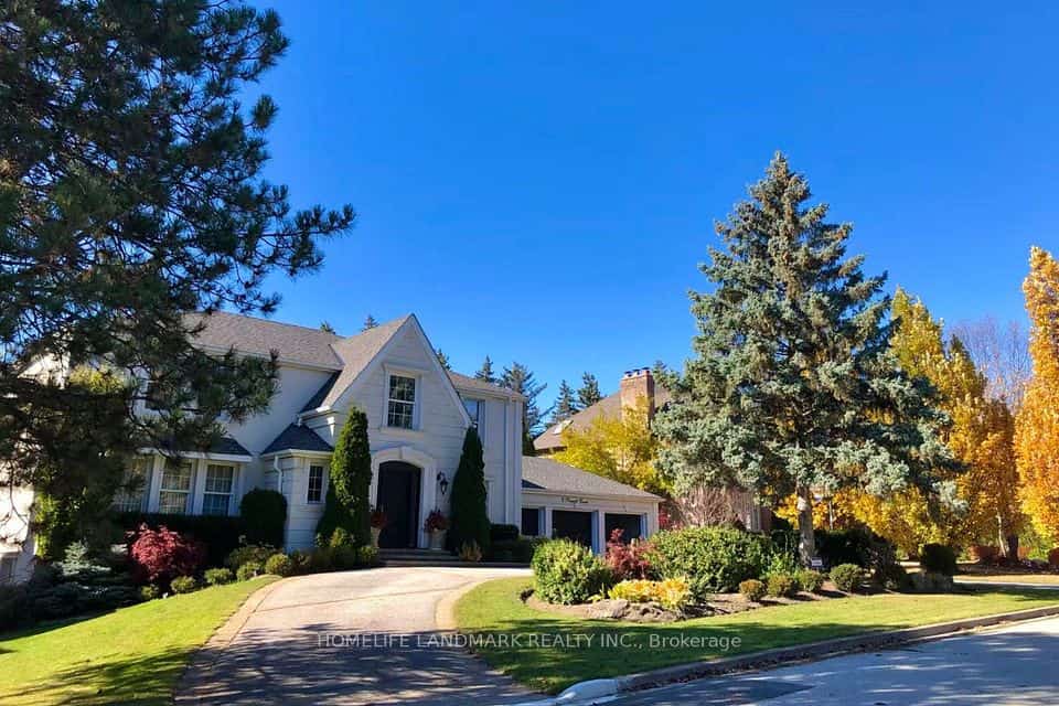 8 Prescott Court, Markham, ON L3T 5W7