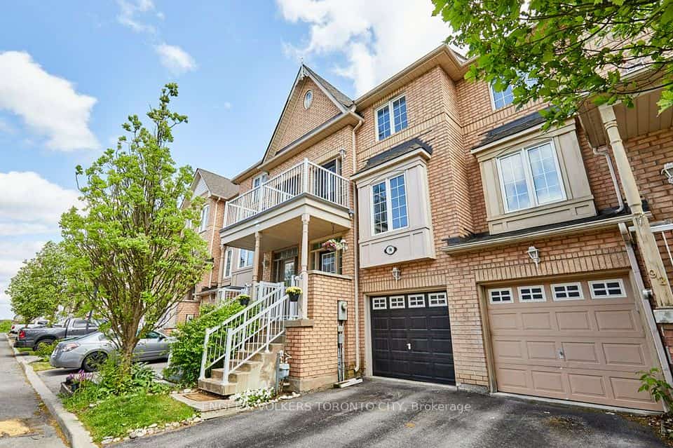 94 Wilkie Lane, Ajax, ON L1S 7S4