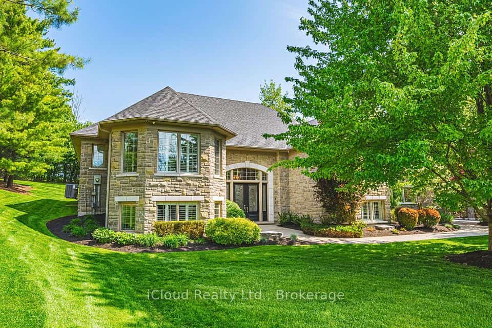 845 Hidden Valley Road, Kitchener, ON N2C 2S4
