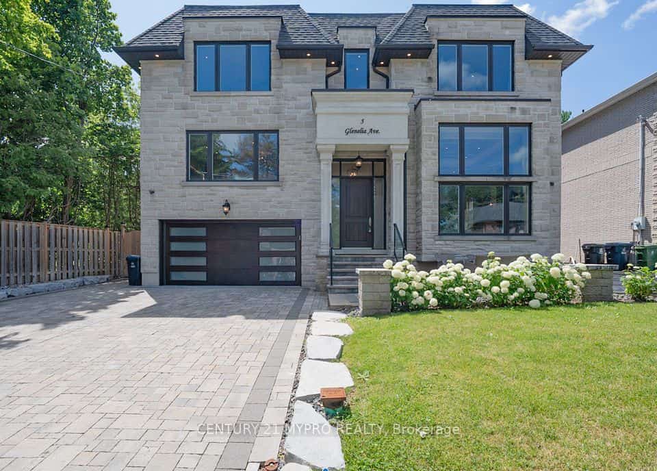 5 Glenelia Avenue, Toronto, ON M2M 2K6