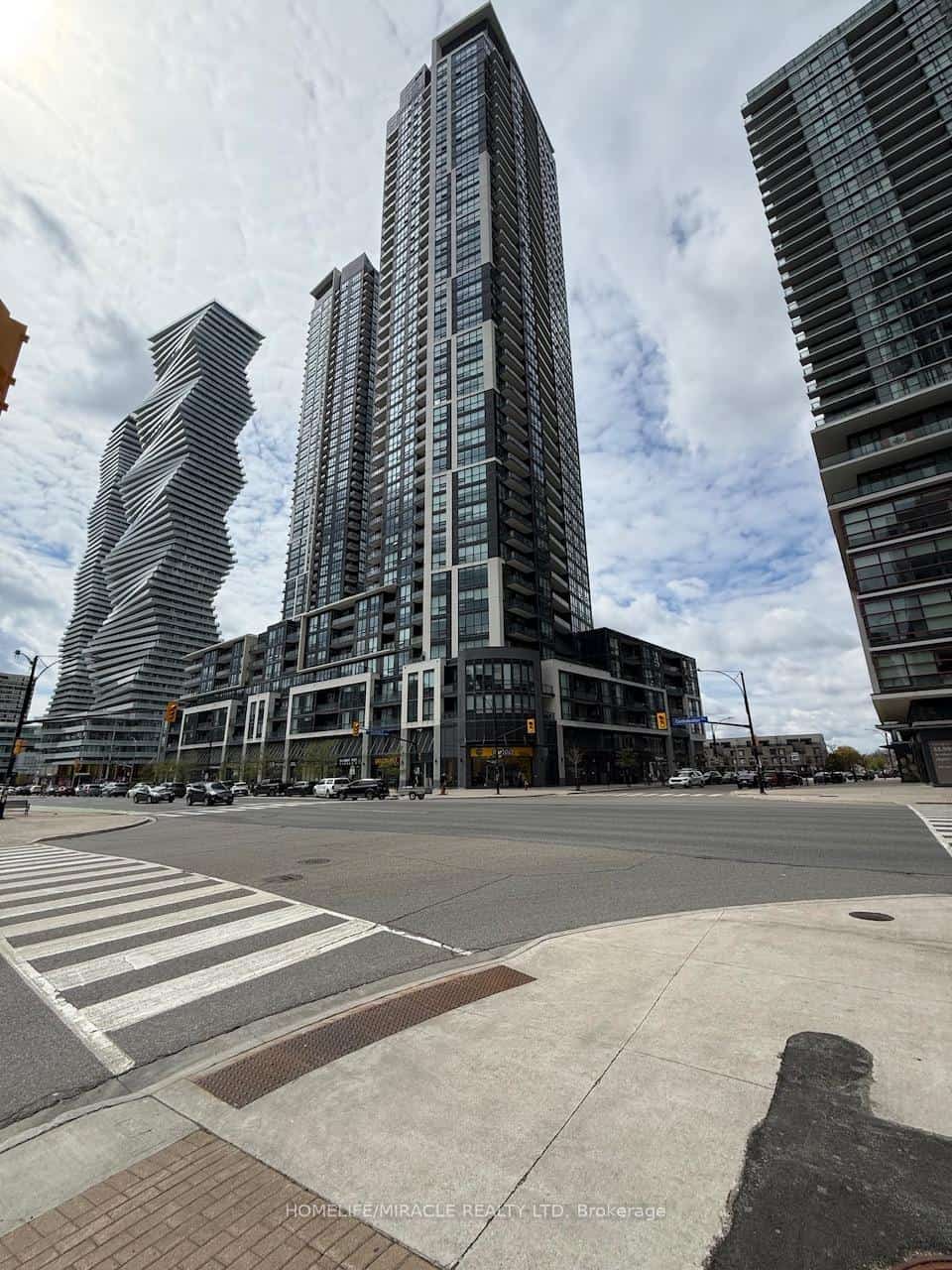 510 Curran Place #3810, Mississauga, ON L5B 0J8