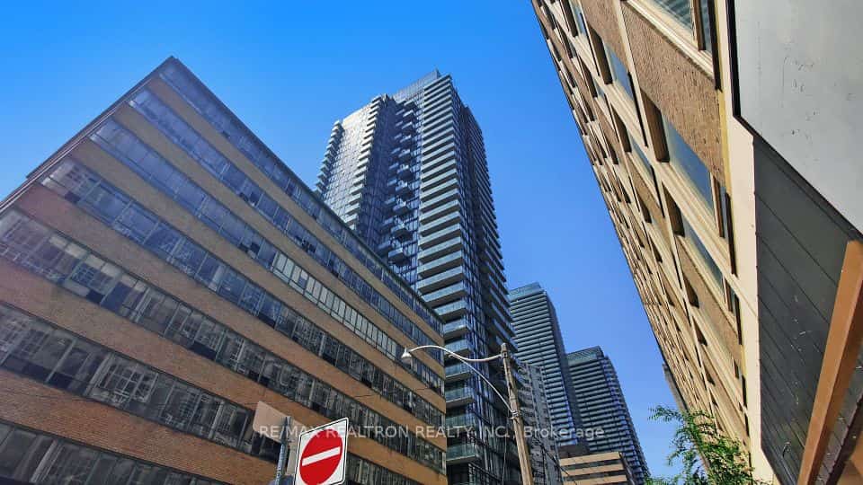 75 St Nicholas Street #3208, Toronto, ON M4Y 0A5
