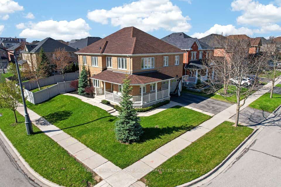 75 Mclarty Gate, Aurora, ON L4G 0G5