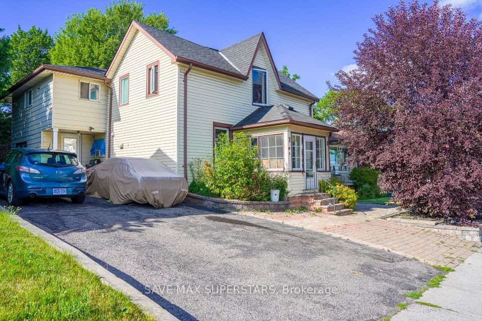 93 John Street E, Bradford West Gwillimbury, ON L3Z 1G4