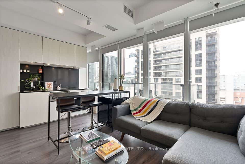 77 Shuter Street #2501, Toronto, ON M5B 0B8