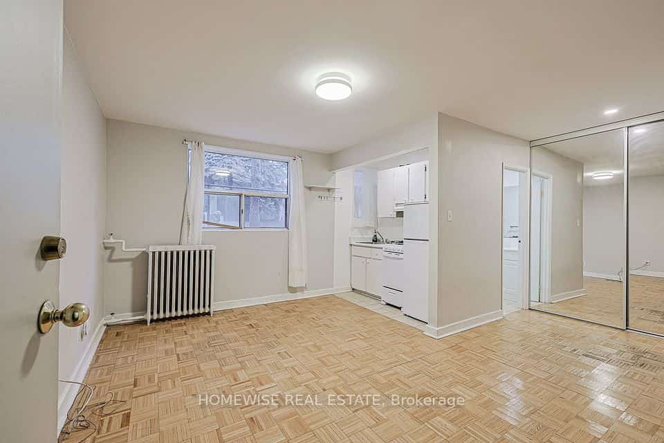 33 Maitland Street #106, Toronto, ON M4Y 1C8